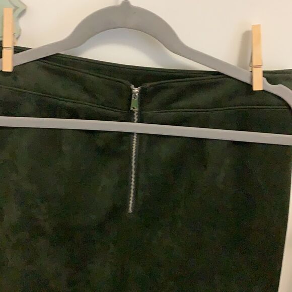 Loft faux suede olive green skirt size 6 - Picture 3 of 4